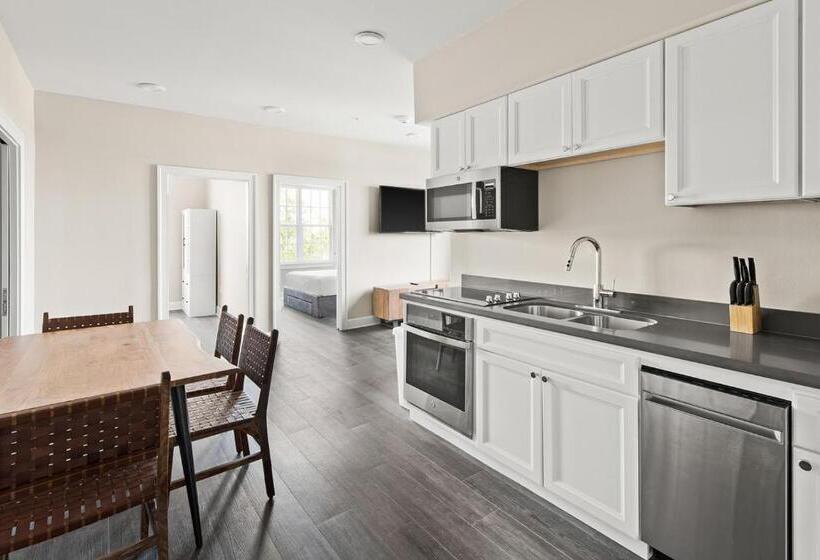 هتل Bywater Suite