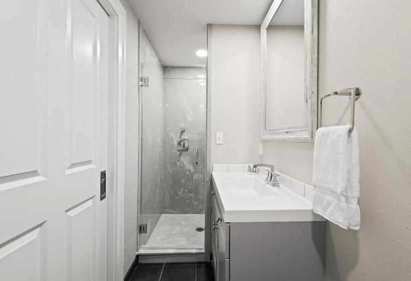 هتل Bywater Suite