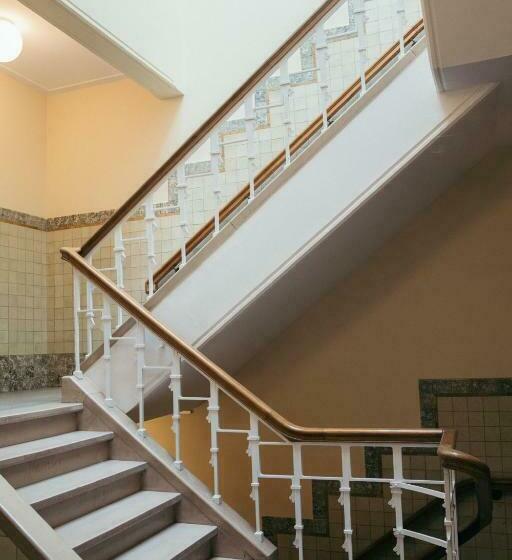 Hostel & Bar De Basis