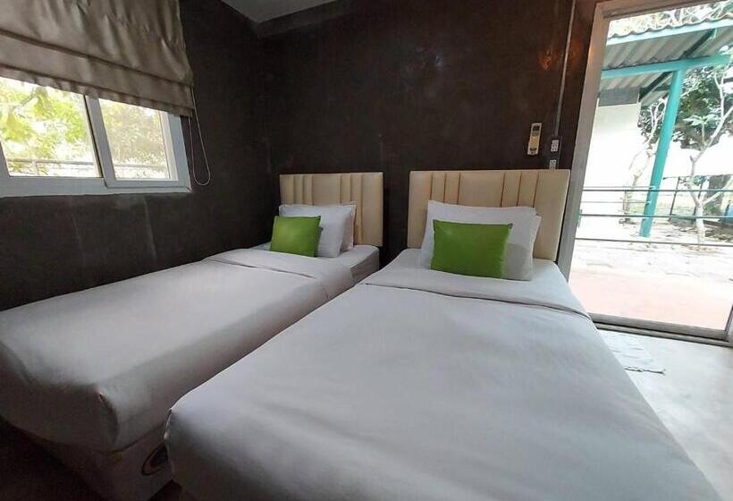 Hotel ปานีวิลล์ รีสอร์ต