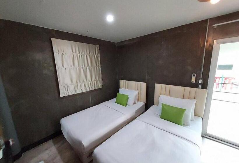 Hotel ปานีวิลล์ รีสอร์ต