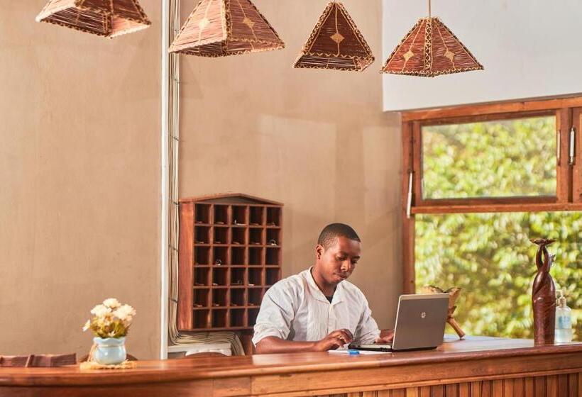 Hotell Andasibe Sifaka Lodge