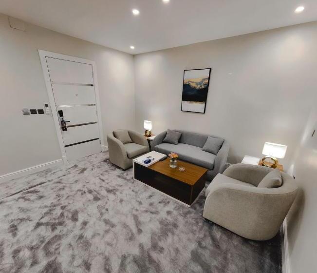 Отель Different