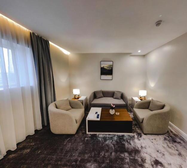 Отель Different