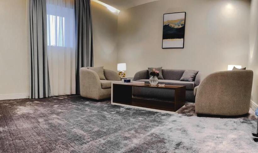 Отель Different