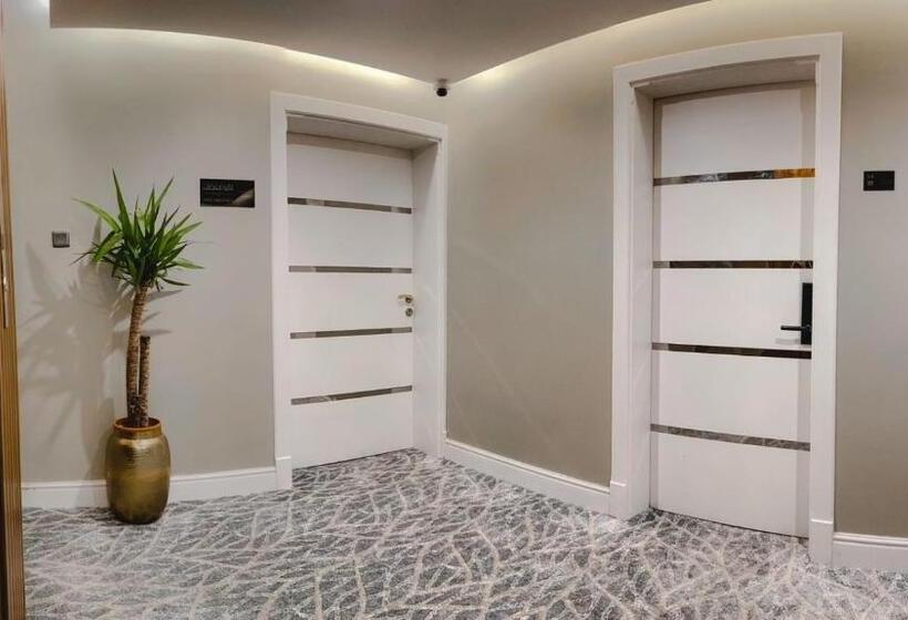 Отель Different