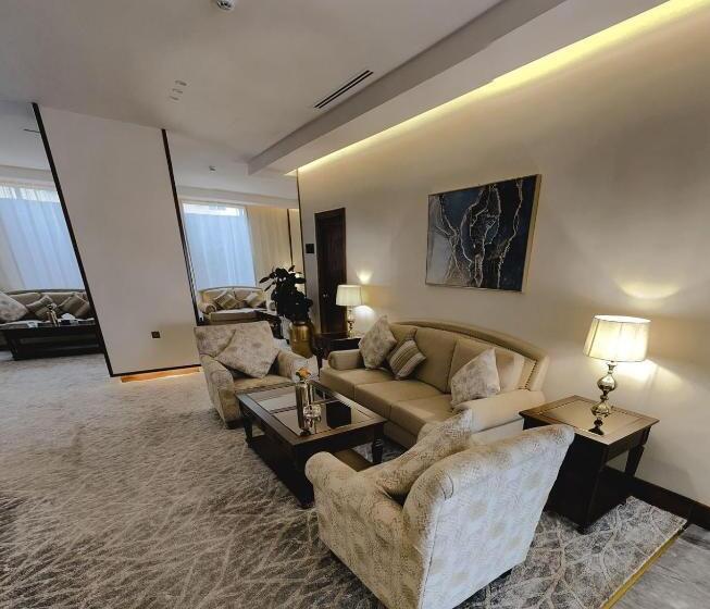 Отель Different