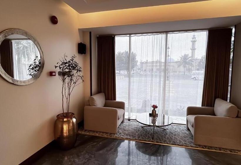 Отель Different