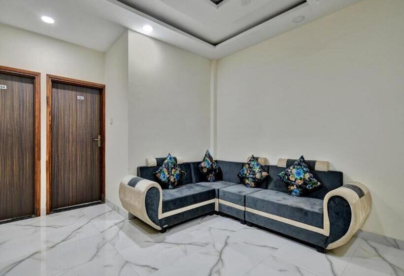 בית מלון כפרי Oyo Flagship 81131  Dr Greens