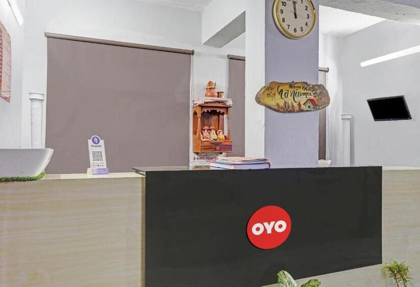 Отель Oyo Flagship 81142 Town Palace