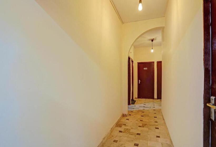 Отель Oyo Flagship 81142 Town Palace