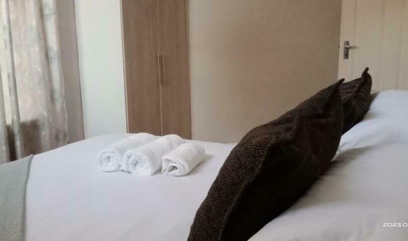 بنسيون Capital On French Guest House