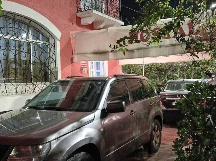 پانسیون Hostal Almagro