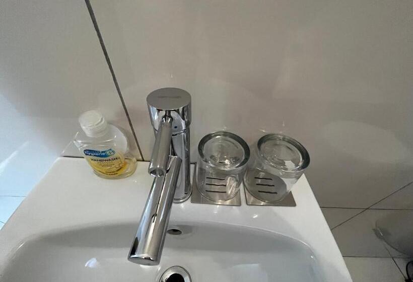 פנסיון Swane’s Guesthouse