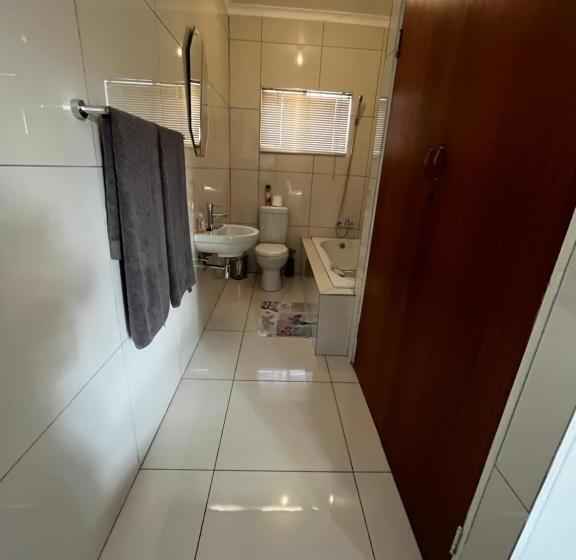 פנסיון Swane’s Guesthouse