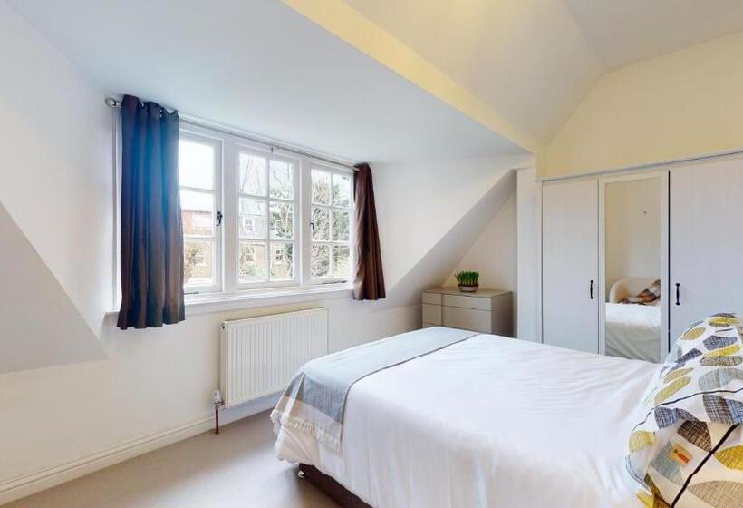 膳宿费 The Vicarage Tooting, Sw17