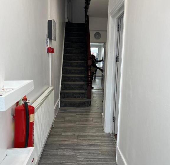 펜션 Woodgreen House