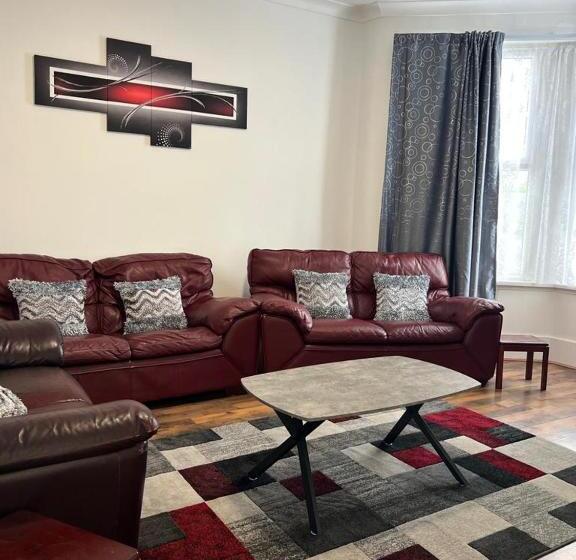 펜션 Woodgreen House