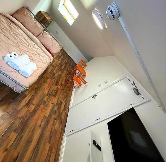 펜션 Woodgreen House