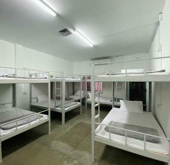 Uni Hostel