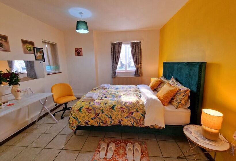 호스텔 The Evergreen Inn