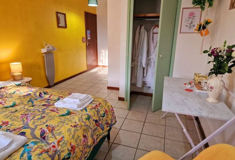 호스텔 The Evergreen Inn