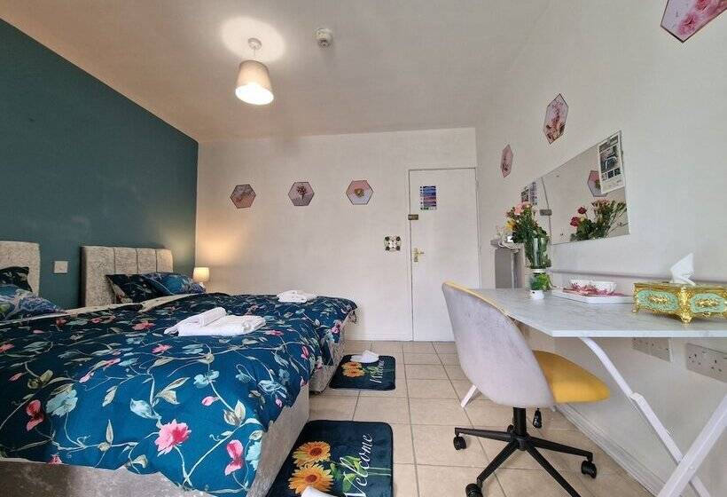 호스텔 The Evergreen Inn