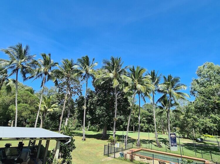 호텔 Bramston Beach Resort