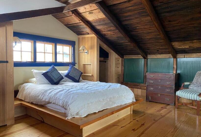 בית מלון כפרי Magical Post And Beam Loft Downtown Newport!