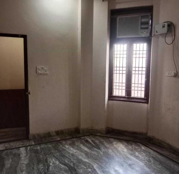 فندق Oyo 81141 Mangal Bhawan