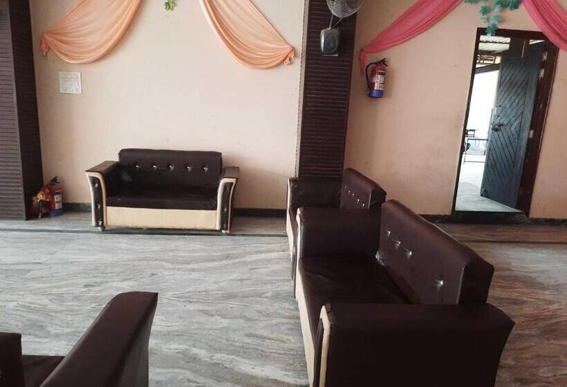 호텔 Oyo 81141 Mangal Bhawan