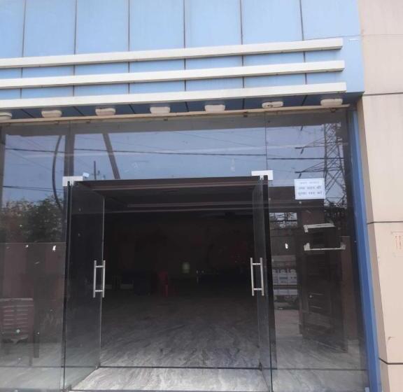 호텔 Oyo 81141 Mangal Bhawan