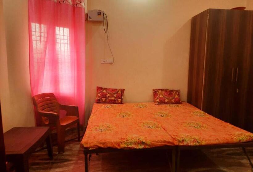 호텔 Oyo 81141 Mangal Bhawan