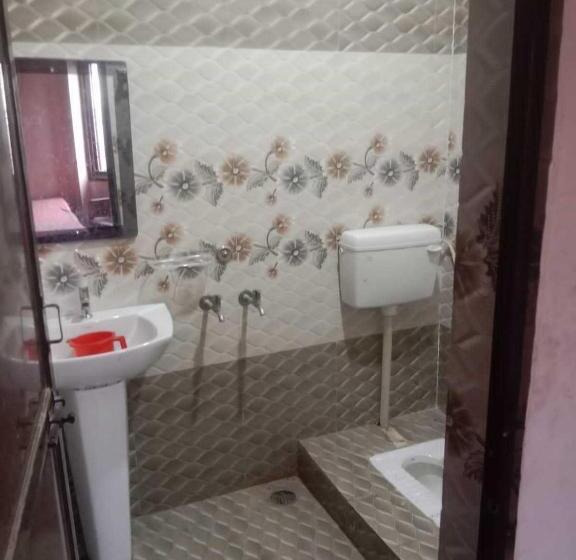 호텔 Oyo 81141 Mangal Bhawan