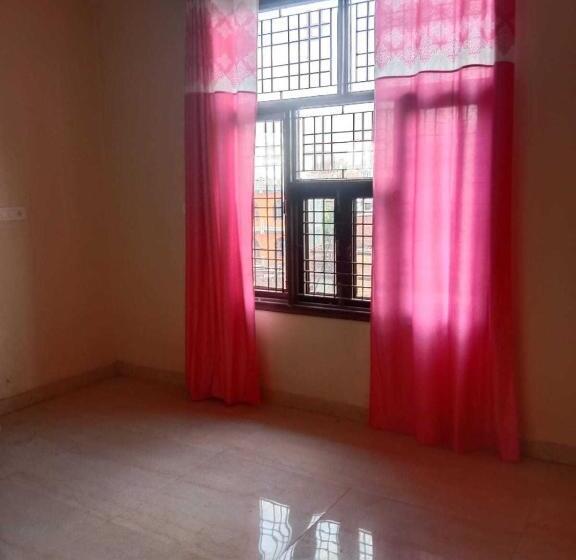 호텔 Oyo 81141 Mangal Bhawan