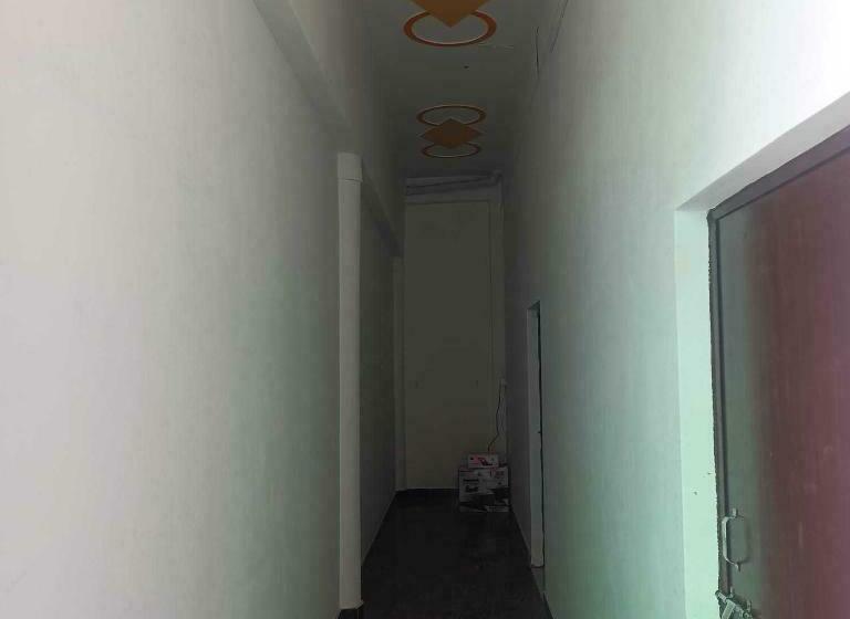 Отель Oyo 81155 Four Season Restaurant And Cafe