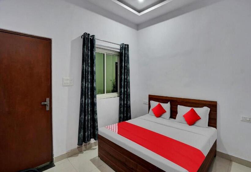 ホテル Oyo Flagship 80991 Kvs Residency