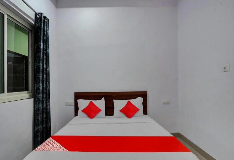 ホテル Oyo Flagship 80991 Kvs Residency