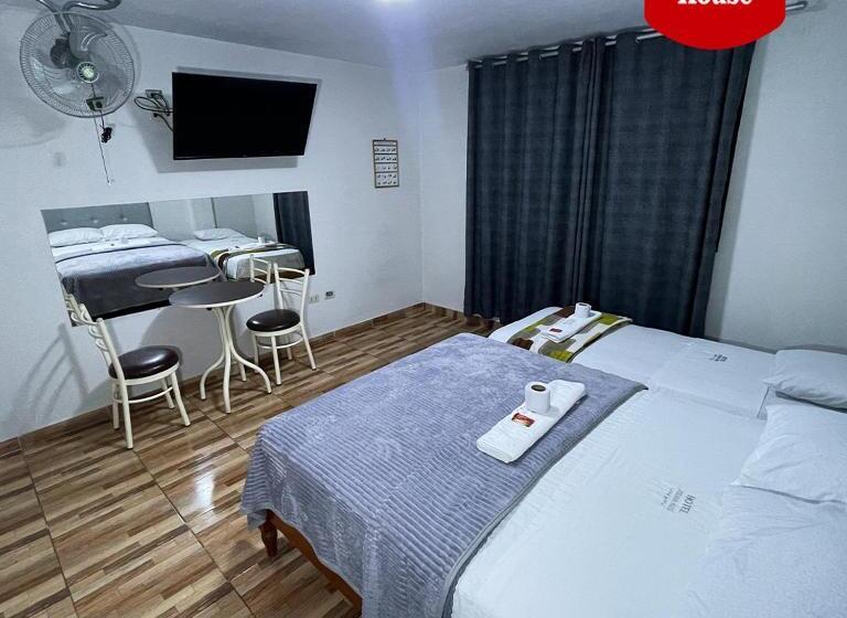 هتل Peruvians House