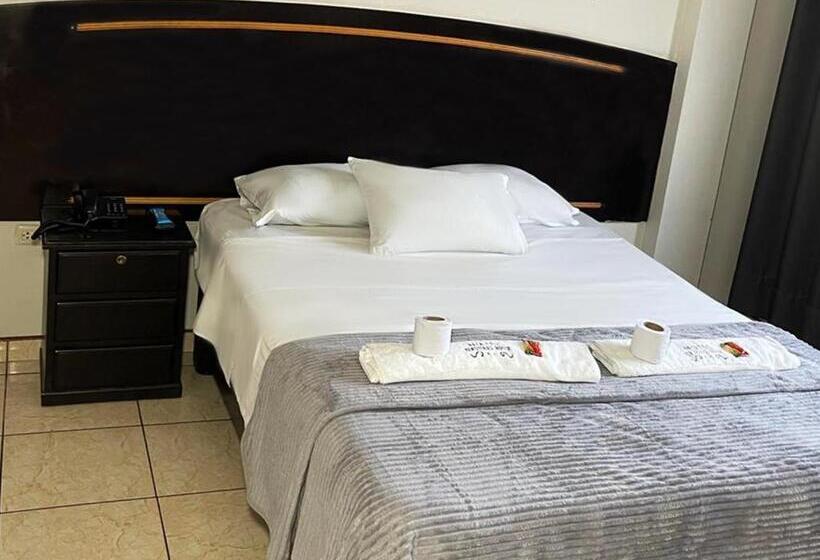 هتل Peruvians House