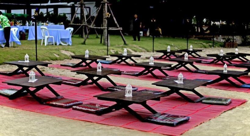 ホテル The Sand Beach Pattaya