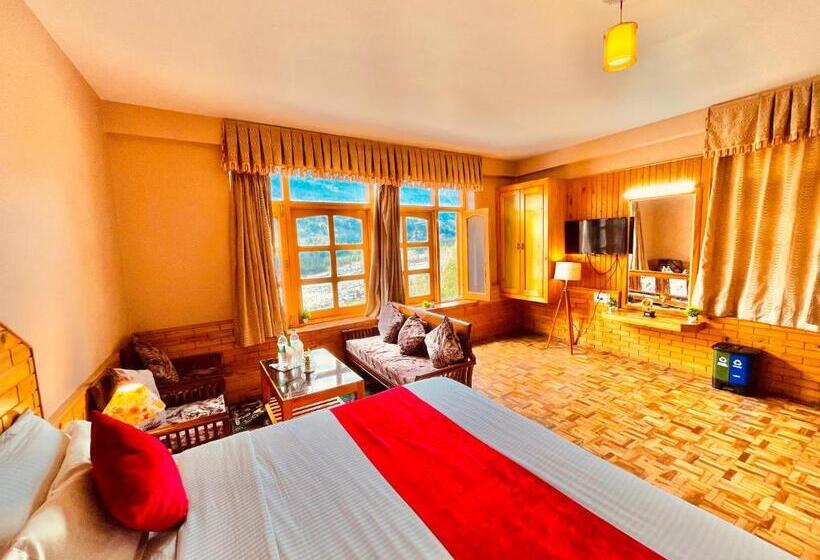 Snow Clad Riverview Hotel & Resort, Manali