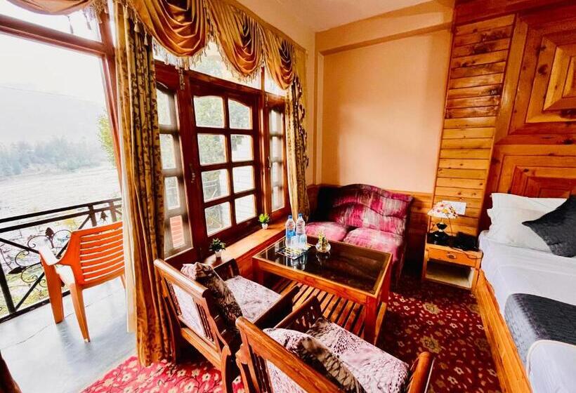 Snow Clad Riverview Hotel & Resort, Manali