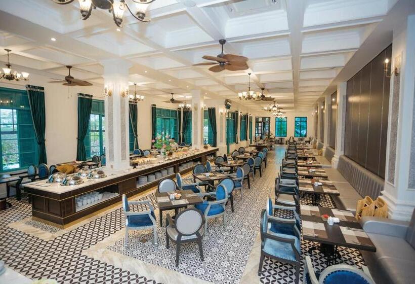 هتل Vườn Vua Resort & Villas