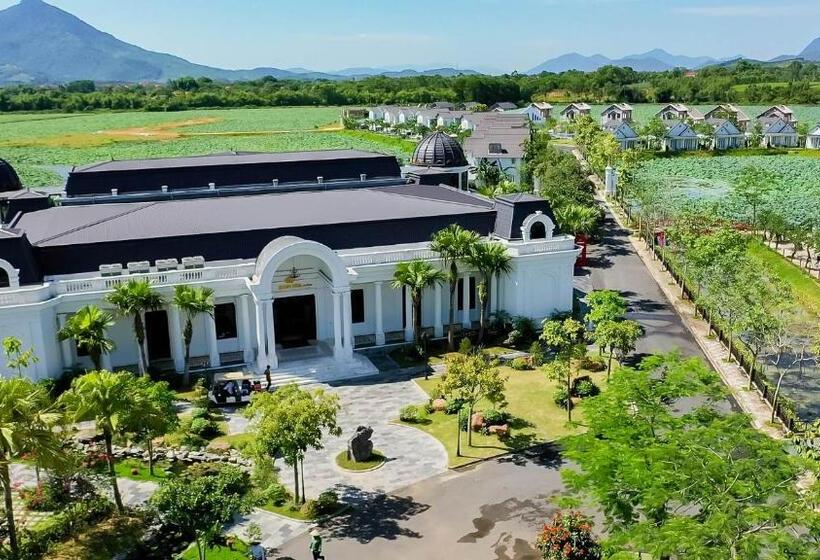 هتل Vườn Vua Resort & Villas