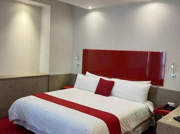 هتل Zújmú Business Boutique