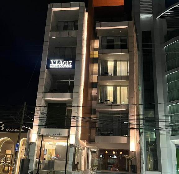 هتل Zújmú Business Boutique