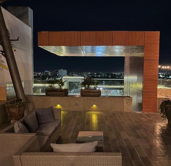 هتل Zújmú Business Boutique