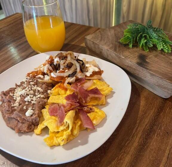 هتل Zújmú Business Boutique