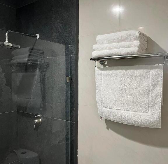 هتل Zújmú Business Boutique